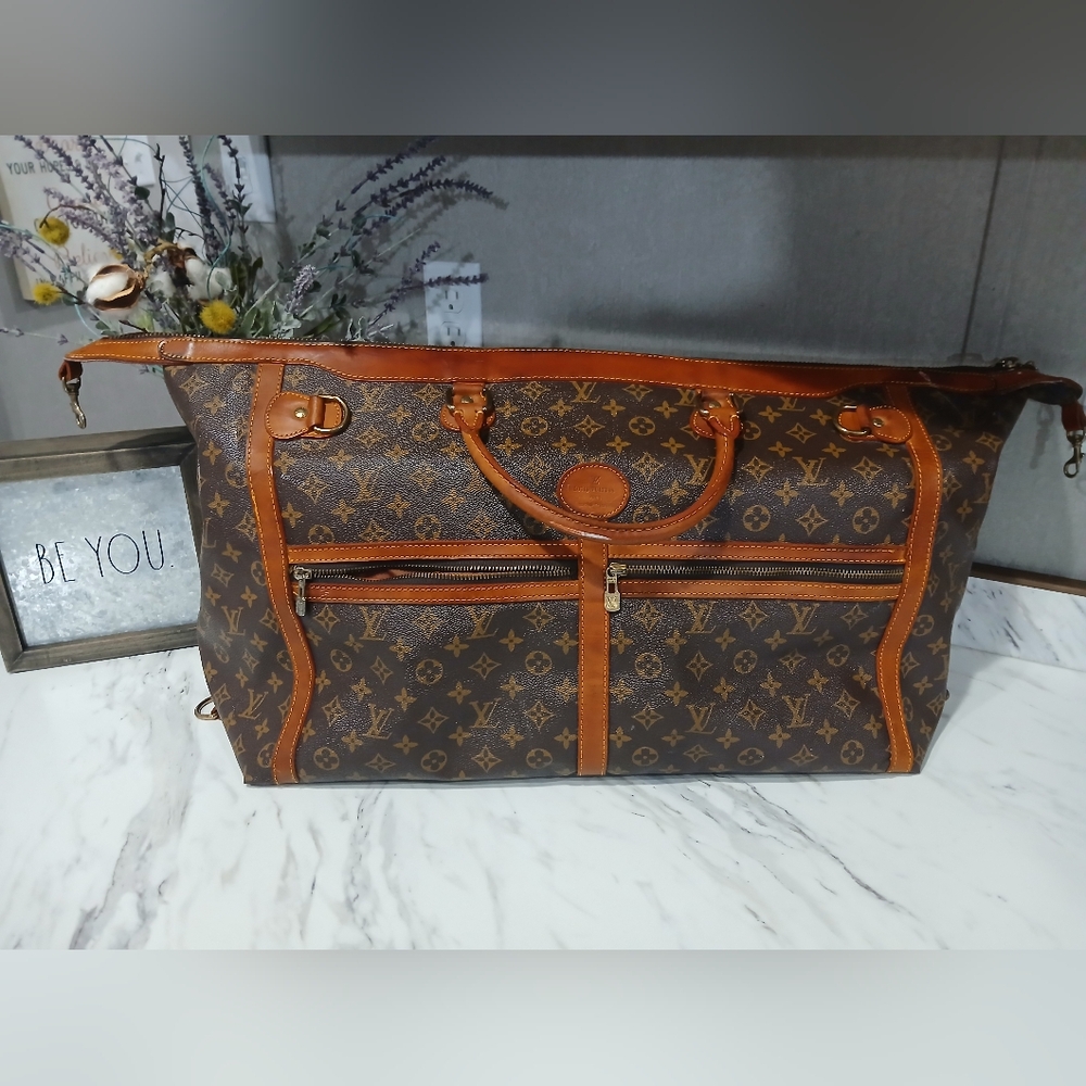Vintage Looking Duffle Bag